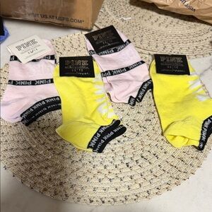 4pcs PINK Victoria's Secret Women's Ankle Socks - Pink & Yellow